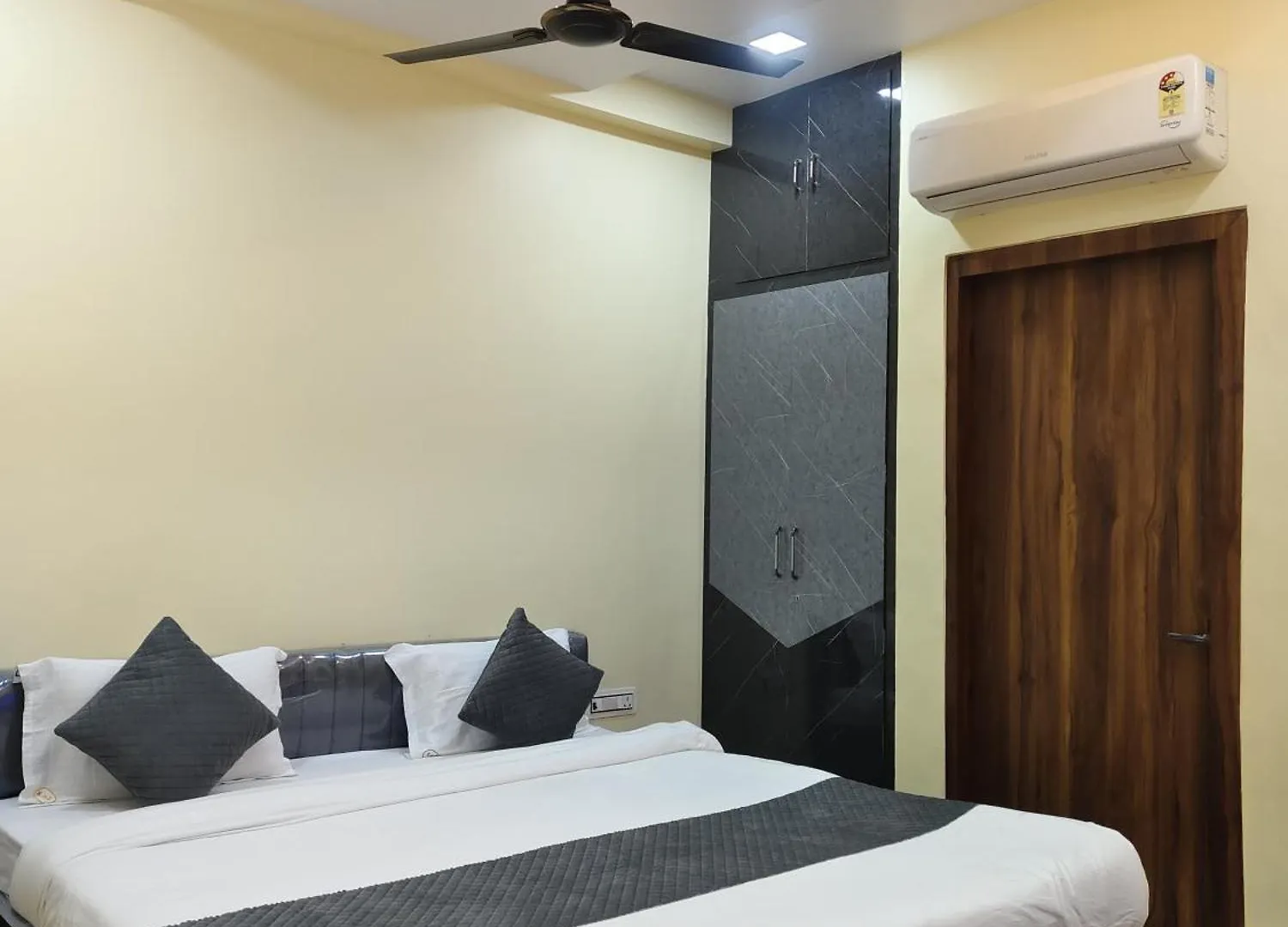 Kartikey Home Stay Varanasi 0*,
